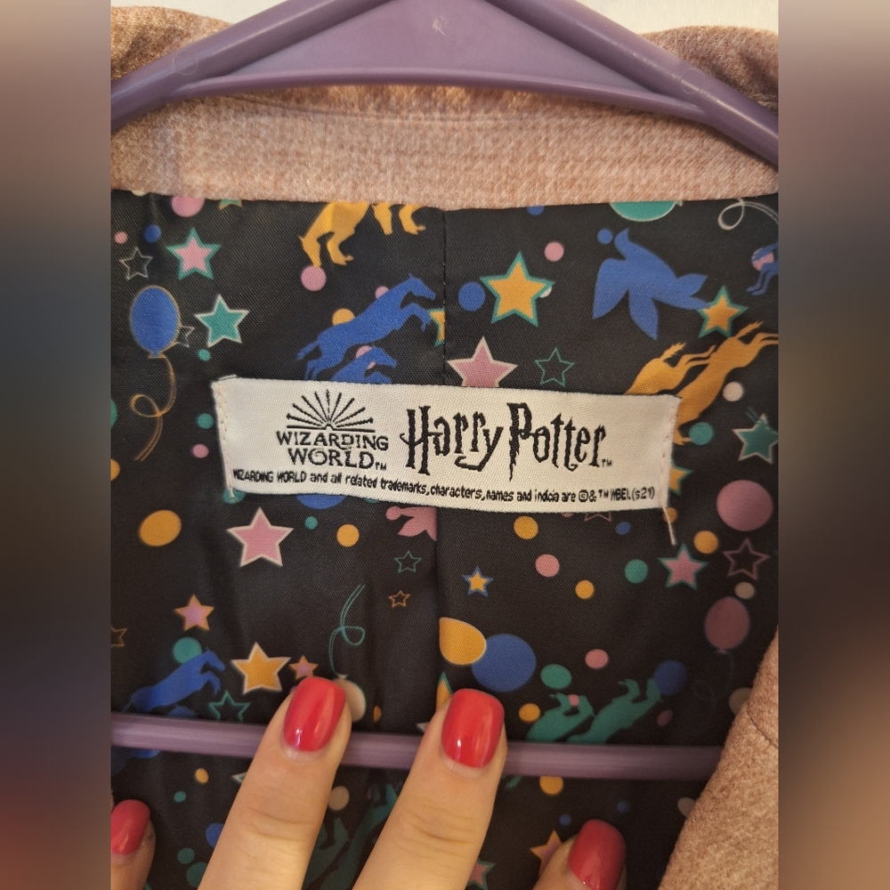 Harry Potter Hufflepuff Blazer - Picture 2 of 7